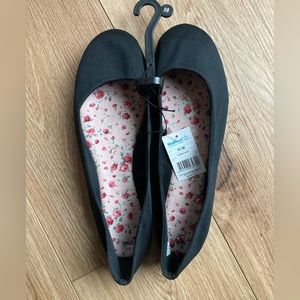 NWT Basic Black Flats Size 9.5